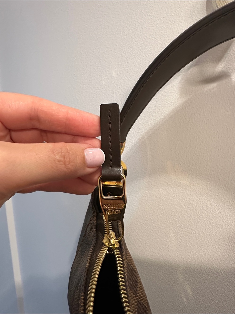 Like New  Louis Vuitton Portobello Damier Purse Excellent Condition - Picture 5 of 10